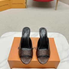 Louis Vuitton Slippers